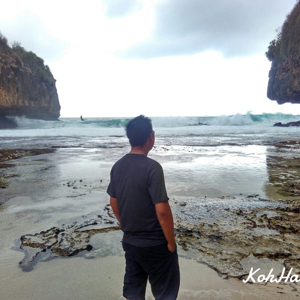 Photos At Pantai Greweng 2 Tips From 9 Visitors