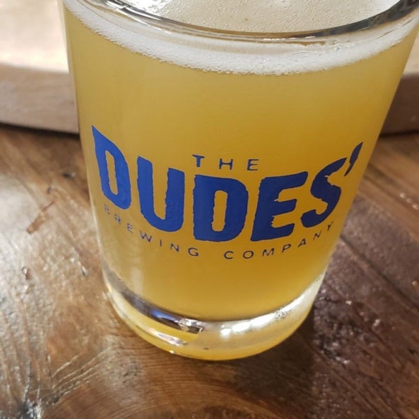 Foto tomada en The Dudes&#39; Brewing Company  por Philip T. el 7/29/2019