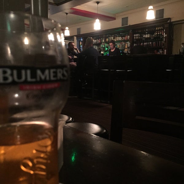 Foto diambil di O&#39;Dwyers Pub &amp; Restaurant oleh Eily C. pada 9/8/2015