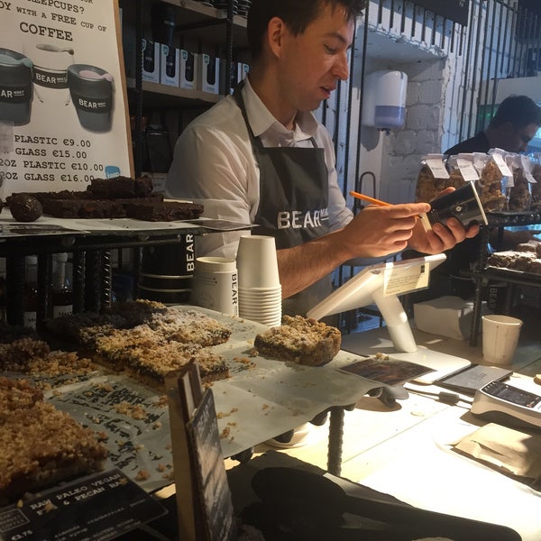 8/22/2015 tarihinde Eily C.ziyaretçi tarafından Bear Market Coffee'de çekilen fotoğraf