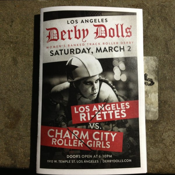 Photo prise au Doll Factory (L.A. Derby Dolls) par Rosa S. le3/3/2013