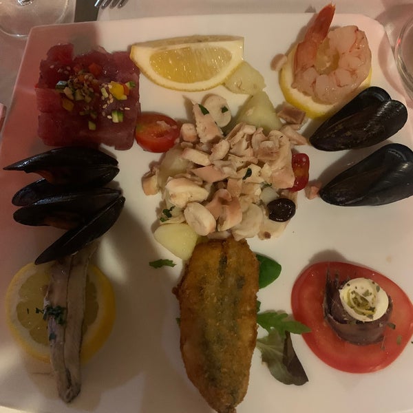Fantastic location, fresh sea food , friendly service . Grigliata pesche is very good . Better to share .
