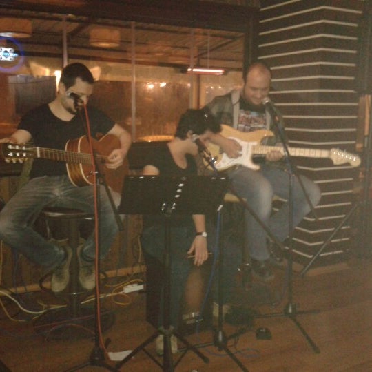 Foto diambil di Chevita Cafe &amp; Bar oleh Bilge Y. pada 2/12/2013