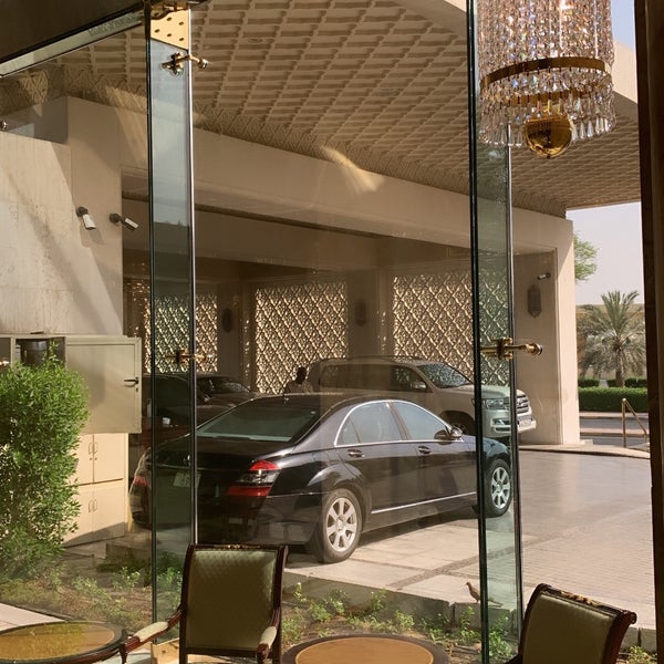 Das Foto wurde bei Sheraton Kuwait, a Luxury Collection Hotel von Nour A. am 7/16/2022 aufgenommen