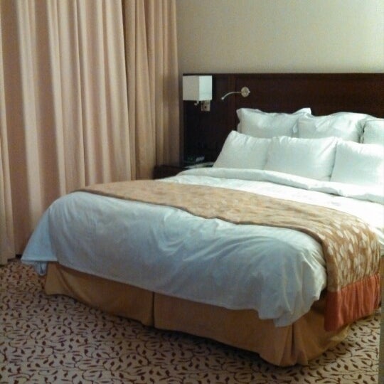 4/8/2013にМарина К.がCologne Marriott Hotelで撮った写真