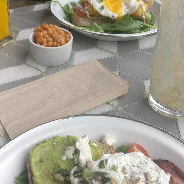 Had avo smash. The nuts and bacon were great, the poached eggs ok but the sourdough toast was soggy. My friend had extra beans for an overpriced £2.00! Whole thing was pricey for what it was.