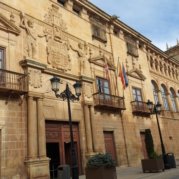 Photo taken at Palacio de los Condes de Gomara by Leo S. on 11/25/2023