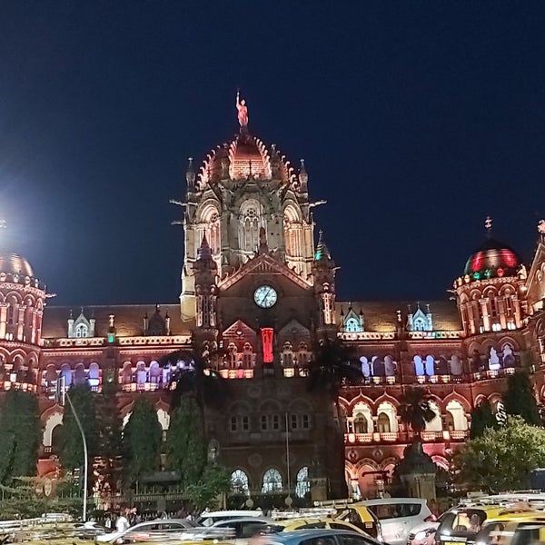 Снимок сделан в Chhatrapati Shivaji Maharaj Terminus пользователем Leo S. 9/18/2019