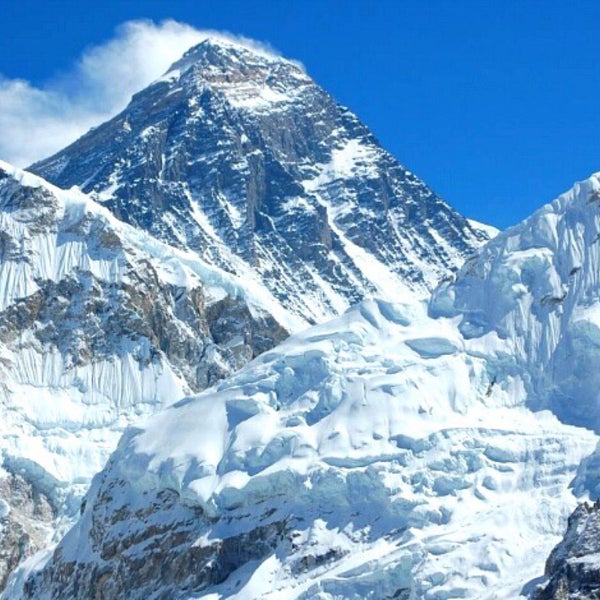 Foto diambil di Mount Everest | Sagarmāthā | सगरमाथा | ཇོ་མོ་གླང་མ | 珠穆朗玛峰 oleh Minseok P. pada 4/1/2016