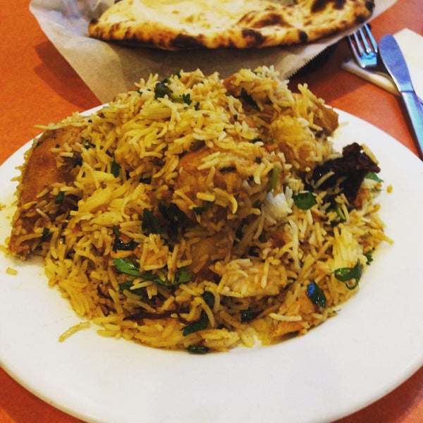 Photo taken at Pakwan Indian Restaurant by Carlos B. on 9/21/2015
