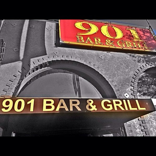 Photo taken at 901 Bar &amp; Grill by SERGIO AKA STEVE S. on 10/4/2014