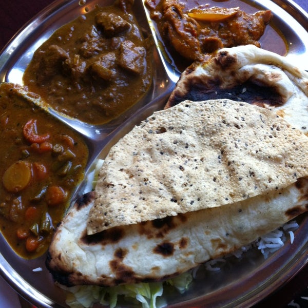 7/27/2013 tarihinde Nihan O.ziyaretçi tarafından Thali Cuisine Indienne'de çekilen fotoğraf