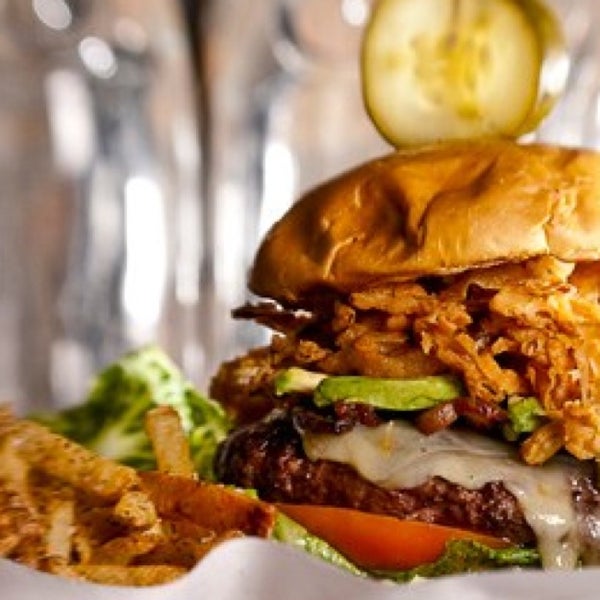 The Standard Bar & Grill Bar in Chicago