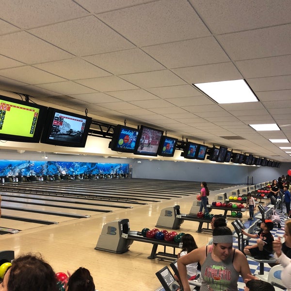 Photo taken at Bird Bowl Bowling Center by Mariano D. on 5/20/2018