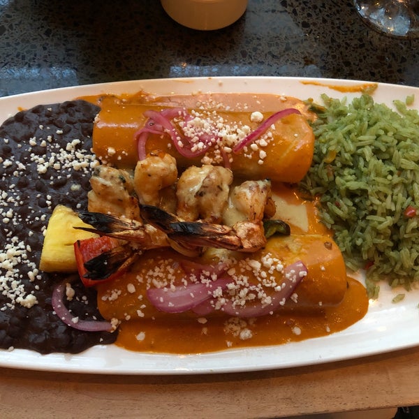 Foto diambil di Sinigual Contemporary Mexican Cuisine oleh HPY48 pada 5/8/2019