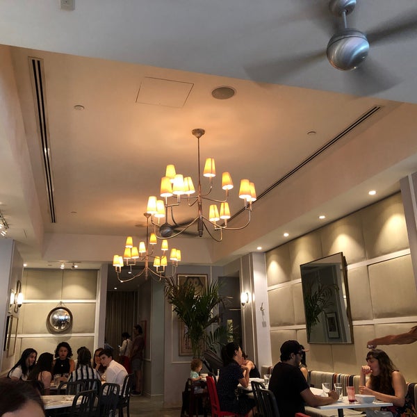 Foto tirada no(a) Peacefood Café por HPY48 em 8/2/2019