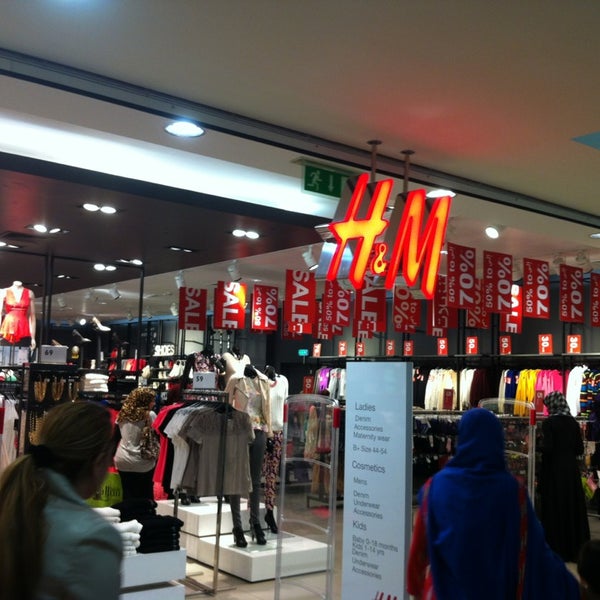 H&m mid valley floor