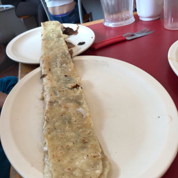 Los Machetes De Amparito Mexican Restaurant in Obrera