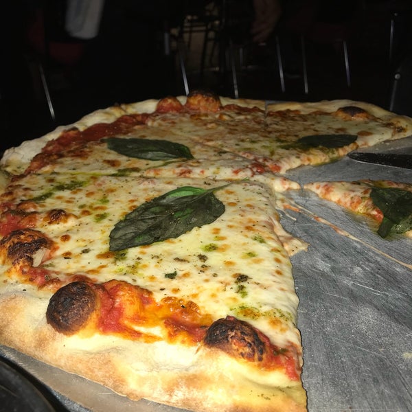 3/13/2018에 LuLu님이 Pizza Rustica에서 찍은 사진