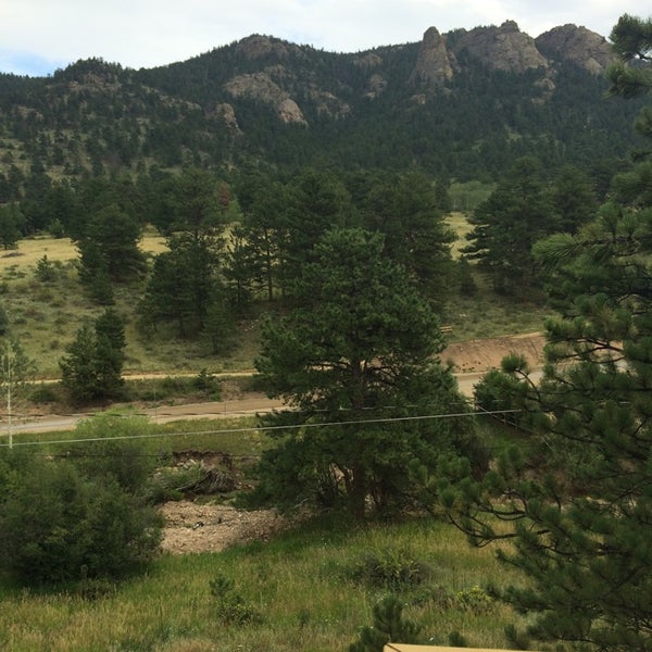 Photo taken at Estes Park Visitors Center by Icebox on 8/13/2014