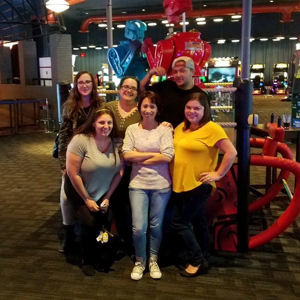 Photo taken at Dave &amp; Buster&#39;s by Kat G. on 10/8/2017