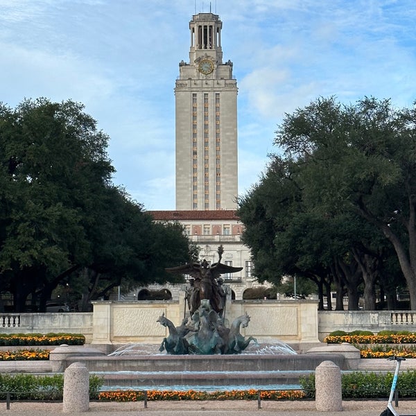 Littlefield Fountain Fountain in University of TexasAustin