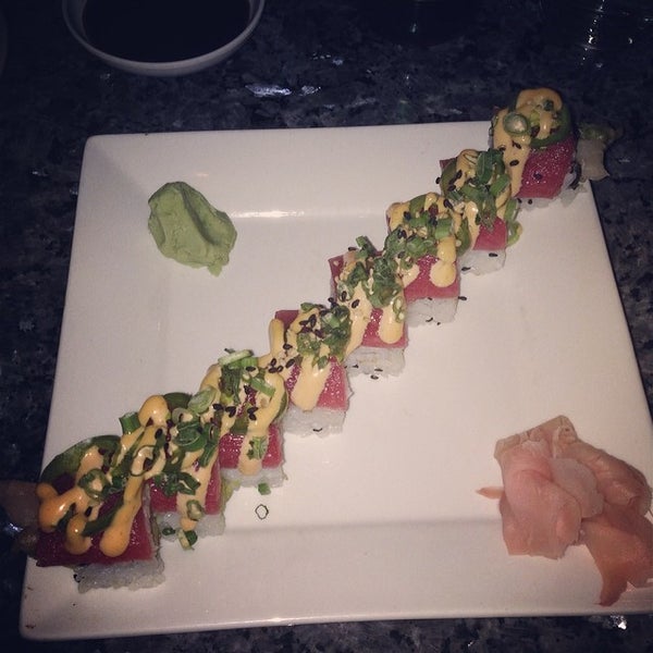 Photo prise au Yosake Downtown Sushi Lounge par Steven B. le3/1/2014