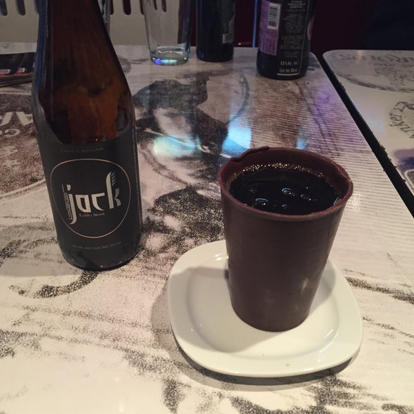 1/10/2015 tarihinde Tania E.ziyaretçi tarafından BeerBank Condesa'de çekilen fotoğraf