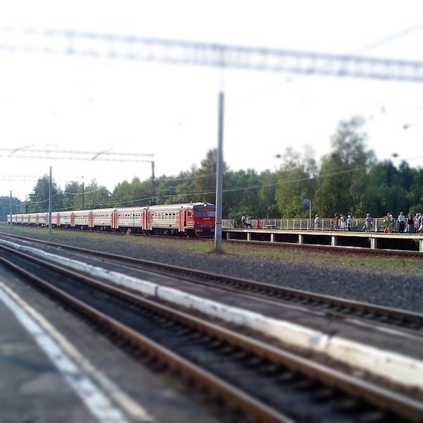 Платформа муратовка. Муратовка вокзал. Станция муратовка калужская область. Железнодорожная станция. Муратовка калуга жд станция.