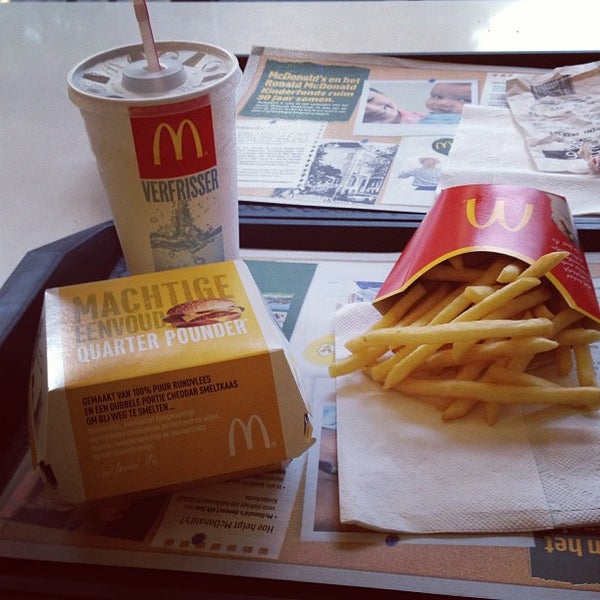 รูปภาพถ่ายที่ McDonald&#39;s โดย Walid K. เมื่อ 9/14/2013