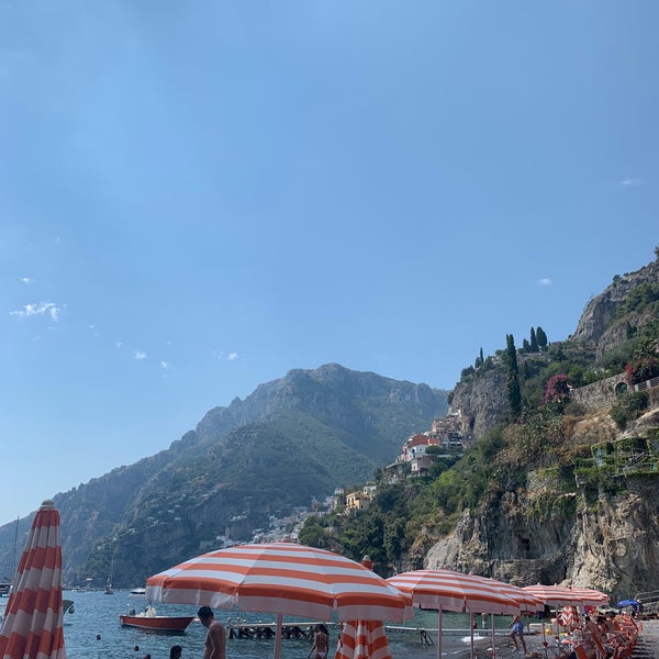 Photo taken at Bagni d&#39;Arienzo Beach Club by Khalid on 8/5/2022