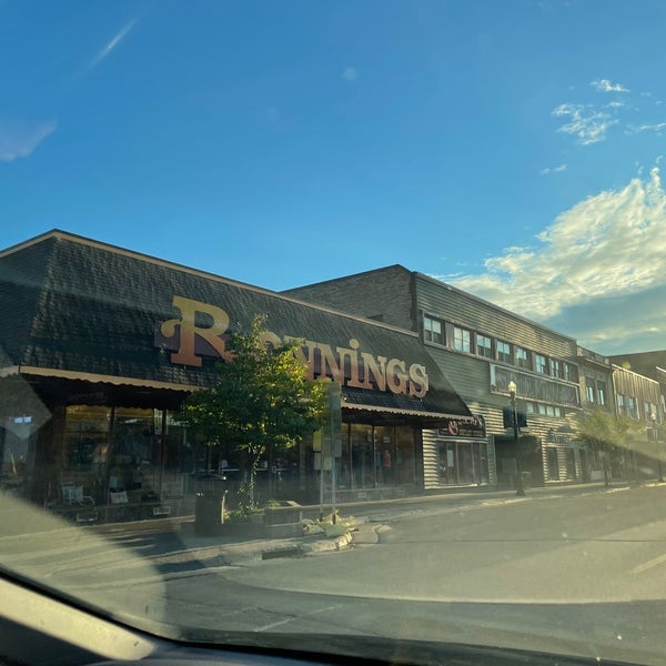 Ronning's Border Bargains International Falls, MN