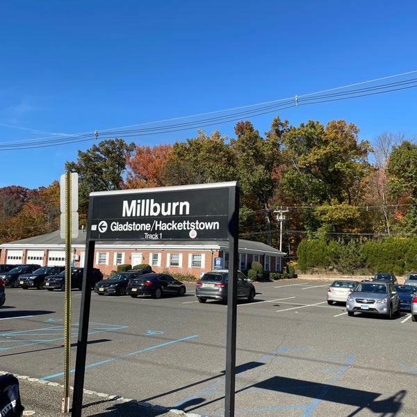 NJT Millburn Station (M&E) Rail Station in Millburn