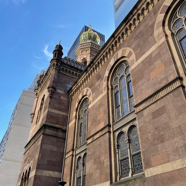 รูปภาพถ่ายที่ Central Synagogue โดย Varshith A. เมื่อ 11/24/2022