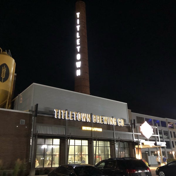 Photo taken at Titletown Brewing Co. by Varshith A. on 8/17/2019