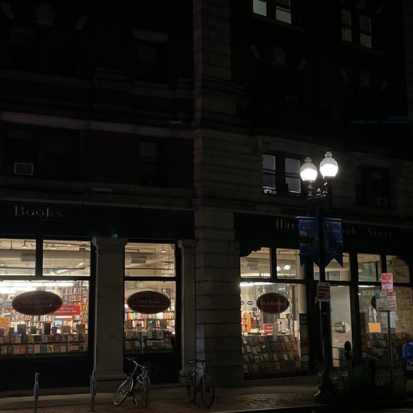 9/3/2022 tarihinde Varshith A.ziyaretçi tarafından Harvard Book Store'de çekilen fotoğraf