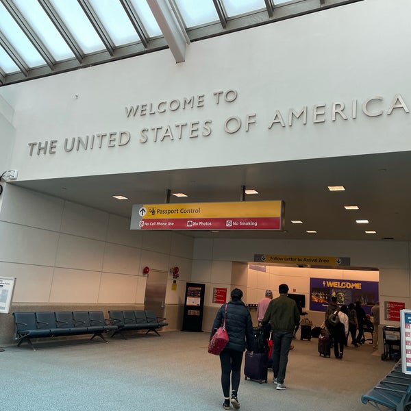 Are Dogs Allowed At Newark Airport