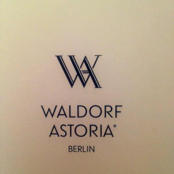 5/6/2013 tarihinde Irena L.ziyaretçi tarafından Waldorf Astoria Berlin'de çekilen fotoğraf