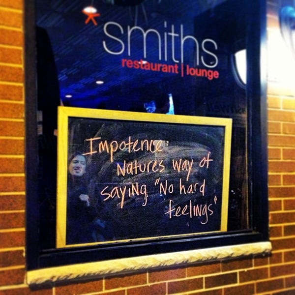 4/18/2013 tarihinde Gulru Y.ziyaretçi tarafından Smiths Restaurant &amp; Bar'de çekilen fotoğraf