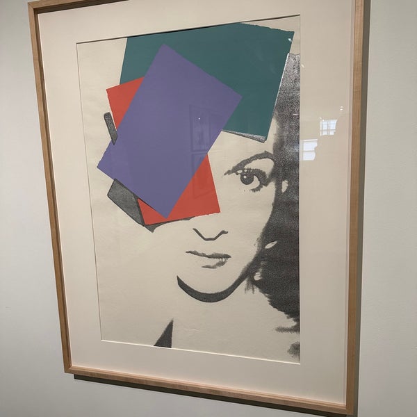 Foto diambil di The Andy Warhol Museum oleh David H. pada 9/25/2022