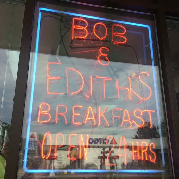 Photo taken at Bob &amp; Edith&#39;s Diner by David H. on 8/6/2017