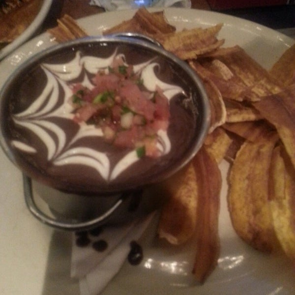 Das Foto wurde bei Mojito Cuban Cuisine von Sandra A. am 12/23/2013 aufgenommen