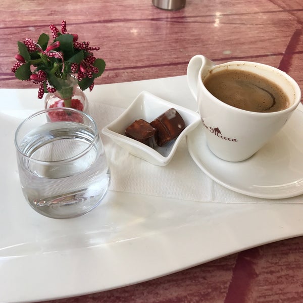 Photo taken at Coffee Mırra by Emrah K. on 1/22/2018