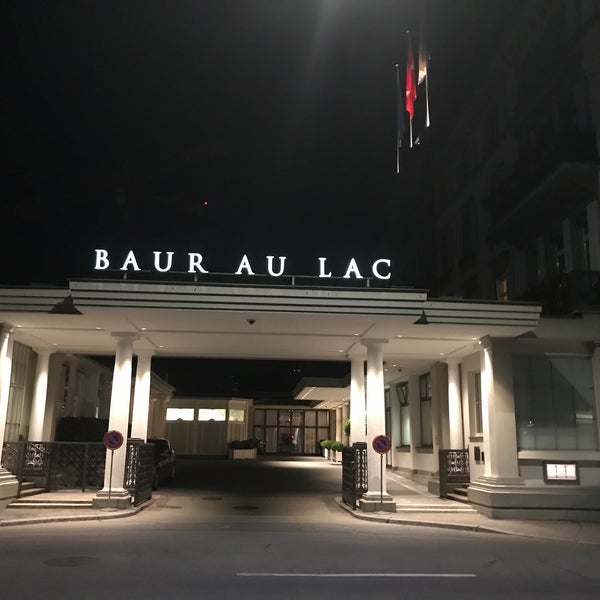 รูปภาพถ่ายที่ Baur au Lac โดย Ryan S. เมื่อ 8/13/2017