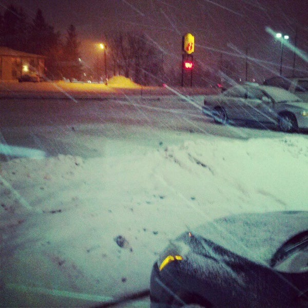 Photo taken at DoubleTree by Hilton Hotel Grand Rapids Airport by Joreal W. on 1/28/2013