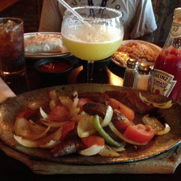 รูปภาพถ่ายที่ The Mexico Cafe โดย Glen F. เมื่อ 5/13/2013