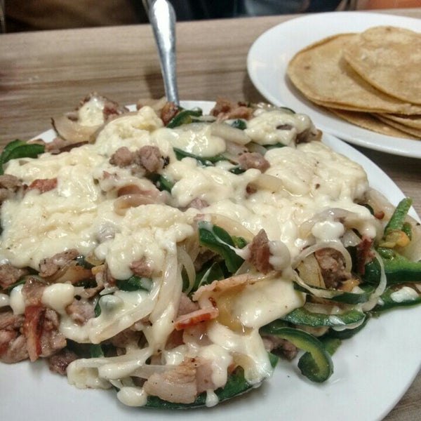 Taquería "El Buen Taco" Av. José López Portillo
