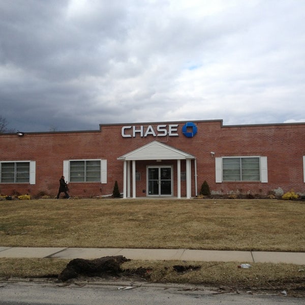 Chase Bank 35 Woods Rd