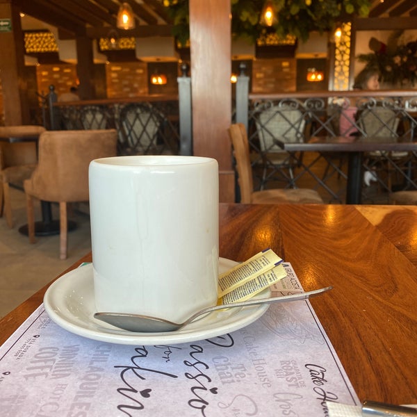 Cake House “Vía Dorada” Vía Dorada, Av Ferrocarril Central 121, Zona