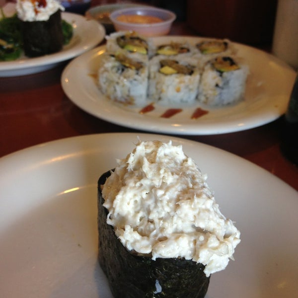 4/3/2013 tarihinde Frank A.ziyaretçi tarafından Sushi Koo'de çekilen fotoğraf